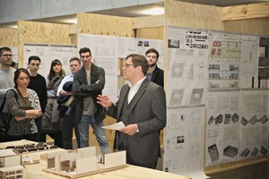  Prof. Dominik Wirtgen presents selected works of 17 students to the audience  