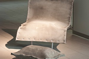  The “Concrete Canvas” furniture is made of concrete, even though it doesn’t look like it: its surfaces are covered with fabric 