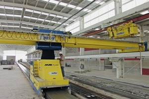  Production of prestressed hollowcore concrete planks on a Max-truder 