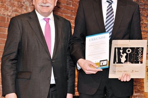  The hybrid tower ­system of Max Bögl was presented with the Bauma Innovation Award 2013 – at the right, general manager Stefan Bögl 