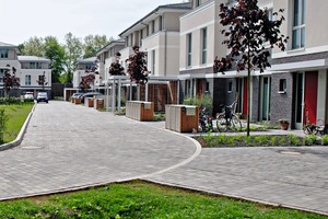  The Seydyard site is surrounded by outdoor facilities of approximately 14,000 m². A major part of these was paved with an innovative block pavement  