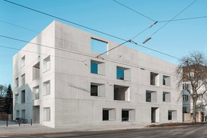  The fair-faced concrete look and the randomly arranged windows and loggias give the KinderUniversum center a distintinctive face 