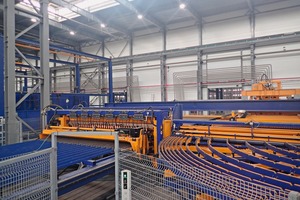  The fully-automated mesh wire welding machine of type HFBE/158 is the focus of the reinforcement production line 