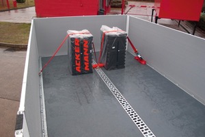  Fig. 1 Even when wet the new loading floor provides for enough friction. 