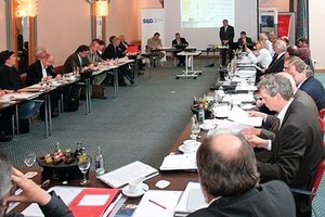  Abb. 2 Zahlreiche Mitgliedsunternehmen und Gäste erschienen zur diesjährigen Mitgliederversammlung des Betonverbandes SLG. 