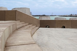  Auf der Innenseite der Piere dienen die pigmentierten Dammkronenelemente als Geländer und Schutzmauer 