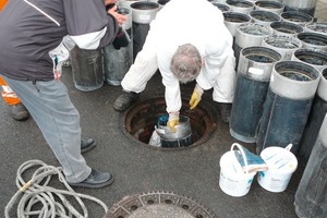  Fig. 8 a and b
The bending resistant pipes are easy to install despite the confined space 