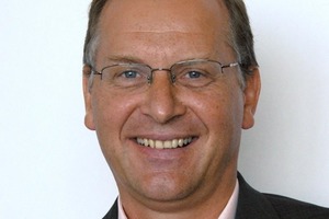  Prof. Dr.-Ing. Martin Empelmann(Jg. 1963): 1988 Diplom an der RWTH Aachen, 1989 – 1995 wissenschaftlicher Mitarbeiter am Lehrstuhl und Institut für Massivbau an der RWTH Aachen, 1995 Promotion an der RWTH Aachen, 1996-2006 HOCHTIEF Construction AG. Seit 2006 Leitung Fachgebiet Massivbau am Institut für Baustoffe, Massivbau und Brandschutz und Vorstandsmitglied der MPA für Bauwesen in Braunschweig.m.empelmann@ibmb.tu-bs.de 