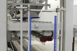  Abb. 10 Schneidlinie: Die Quersäge mit integrierter Grifftaschenfräse ist eine gute Investition in die Zukunft, denn auch der Markt in der Golfregion wandelt sich.  