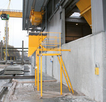  Fig. 1 The silo is fed via the outside bucket conveyor supplied by company WMW. 