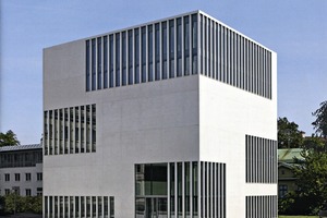  The cover of the new Dyckerhoff Weiss brochure on colored architectural concrete 