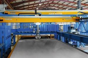 The Form Master shuttering and deshuttering robot plays a key role in increasing ­efficiency and quality: all work steps are performed in a fully automated operation and to maximum precision 