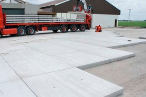  Die mit diesen Betonplatten ver­legten Flächen sind für Schwertransporte, Staplerverkehr oder Parkplätze geeignet 