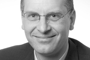  Prof. Dr.-Ing. Martin Empelmann(1963): 1988 Diplom an der RWTH Aachen, 1989–1995 Wissenschaftlicher Mitarbeiter am Lehrstuhl und Institut für Massivbau an der RWTH Aachen, 1995 Promotion an der RWTH Aachen, 1996–2006 HOCHTIEF Construction AG. Seit 2006 Leitung Fachgebiet Massivbau am Institut für Baustoffe, Massivbau und Brandschutz und Vorstandsmitglied der MPA für Bauwesen in Braunschweig.m.empelmann@ibmb.tu-bs.de 