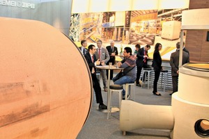  As usual, the booth of Schlüssel­bauer Technology provided ample space to showcase finished pipe products … 