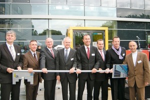  Fig. 1 (from left to right) Rector of RWTH, Prof. Ernst Schmachtenberg, director of ITA, Prof. Thomas Gries, Klaus Huneke (chairman of the board of trustees of „Forschungskuratoriums Textil“), Fritz P. Mayer (chairman of association of the textile machine industry), Head of Department of Economics in North-Rhine Westphalia, Karl-Uwe Bütov, Dr. Walther Pelzer (Ministry of Science and Research NRW), Alexander Kochs (Carpus + Partner), Harald K. Lange (BLB-NRW Aachen). 