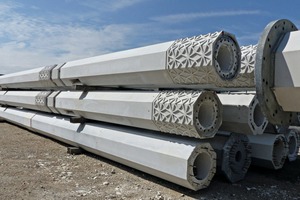  Finished columns shortly before shipment to Algeria 