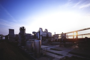  Fig. 1 
Modern cement production at the Karsdorf plant. 