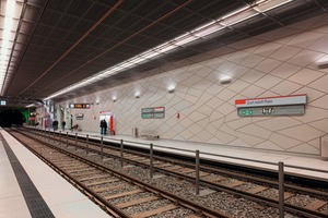 U-Bahnsteige an ­Station Graf-Adolf-Platz 