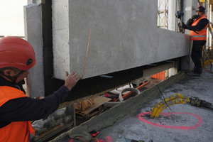  Only two fitters were required for the assembly of the façade elements 