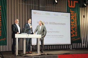  V.l.n.r. Gerhard Knüttel, Vertriebsleiter Betonwerk Weber, Stefan Schneider, Prokurist Betonwerk Weber, und der Moderator der Veranstaltung Dirk Denzer 