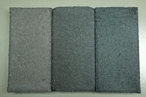  → 1 Laboratory blocks in gray cement Left: Classic iron oxide GF Onyx 5 %; center: Modern blue-black iron oxide (GF 84 G) 5 %; Right: Carbon pigment (GF Permacarb) 3 %  