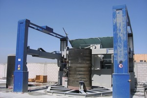  Fig. 1 A pipe clamped in the vertical milling machine for further processing purposes. 