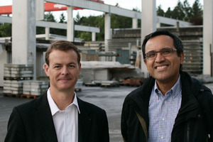  Links der Geschäftsführer der Nägele Bau GmbH Bmst. Ing. Martin Dobler. Rechts daneben der Leiter des Betonfertigteilwerkes Dr.-Ing. Jose Colan Subauste 