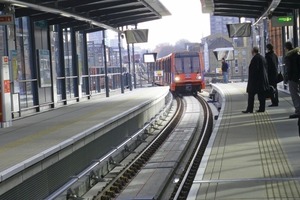  Abb. 13 Die montierten Bahnsteigelemente im alltäglichen Einsatz.  