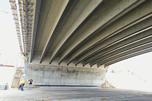  … oder die konstruk­tiven Betonfertigteile für diese Autobahn­brücke über die A 14 