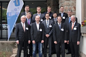  Dipl.-Ing. Dipl.-Wirtsch.-Ing. Martin Möllmann, marketing director of Dyckerhoff (1st row left), welcomed the speakers of this year’s Nanodur conference held in Kirchheim­bolanden 