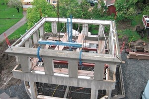  Assembly of the concrete frame for the octagonal ground floor and rectangular upper floor has been completed 