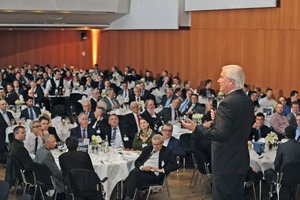  Möglichkeiten zum Netzwerken bieten auch das Gala-Dinner am Abend des ersten Veranstaltungstags … 