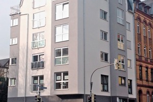  Das Gebäude an der Mainzer Straße in Koblenz mit einer Kombination aus Sattel- und Tonnendach  