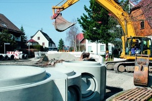  Abb. 4 Monolithische Perfect-Schachtunterteile auf der Baustelle. 