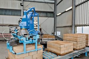  The robot is always busy with loading and unloading. That reduces idle times and ensures maximum efficiency 