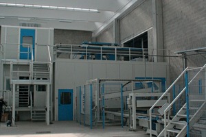  Fig. 4 The RH 2000-3 VA block machine and control unit are enclosed. 