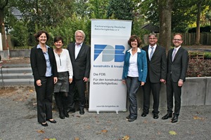  Vorsitzende und Team der FDB 2015 (v. l. n. r.): Alice Becke (Projektleiterin), Judith Pütz-Kurth (ÖA und Administration), Klaus-Peter Krüger (stellv. Vorsitzender), Elisabeth Hierlein (Geschäftsführerin), Christian Drössler (Vorsitzender), Mathias Tillmann (techn. Geschäftsführer) 