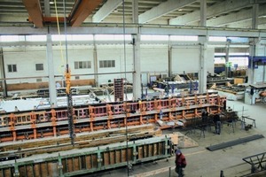  View into the production building at Hönninger: external vibrator AR 54/6/250 of Wacker Neuson 