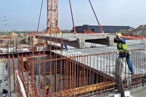  Die TT-Platten von Haitsma Beton, wie sie hier beim Bau des Krankenhauses AZ Delta eingesetzt werden, sind bei relativ geringem Eigengewicht stark belastbar  