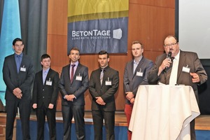  Die ausgezeichneten Lehrlinge mit dem BBF-Vorsitzenden Peter Aicheler (rechts) 