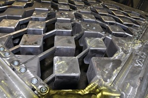  Molds of Lammers are manufactured according to customer requests using state-of-the-art production equipment  
