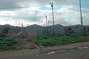  Fig. 7 Corrugated huts like these are already regarded as ­“upscale” living. 