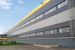  Die neue und repräsentative Produktionshalle des Werks DSK Etalon umfasst eine Gesamtfläche von 13.000 m² 