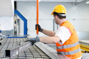  Stripping station in the precast factory 