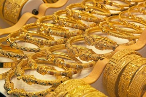  Fig. 2 Now more in demand than ever: Gold as an investment. The UAE has alsways been traded so successfully.  