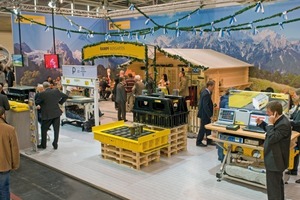  Abb. 9 Tradition traf auf Moderne: Im Rampf Biergarten gab es HighTech im Formenbau, Weißwurst und Gemütlichkeit. 