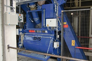  BHS mixing station with twin-shaft batch mixer (DKX), head piece of the skip conveyor and weighing conveyor 