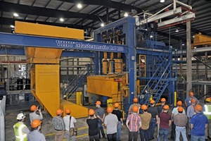  The pipe machine Vihy Mastermatic 180 of Hawkeye Pedershaab at the Rinker facility is characterized by a rapid triple-pipe production of various diameters 