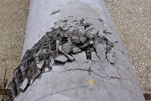  → 2 Fracture patterns of the spun concrete masts under bending stress (left) and combined bending and torsional stress (right) respectively 